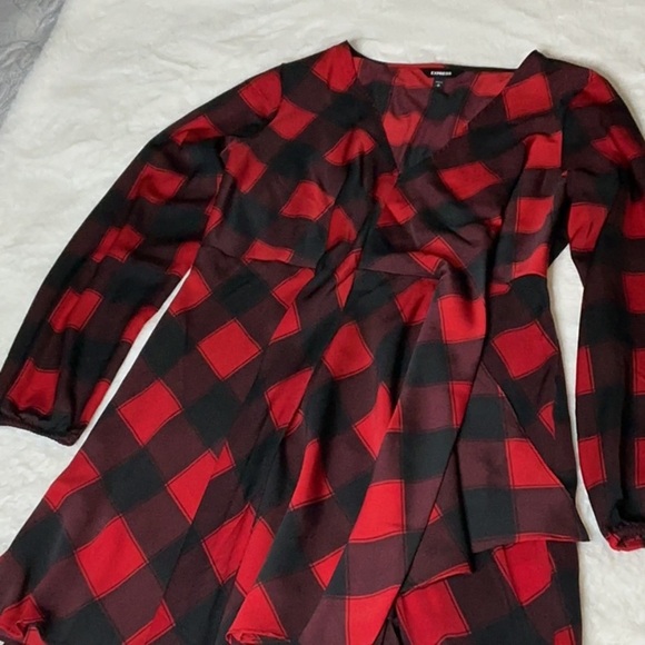 Express Red and Black Asymmetrical Tie Front SunDress - Picture 4 of 15